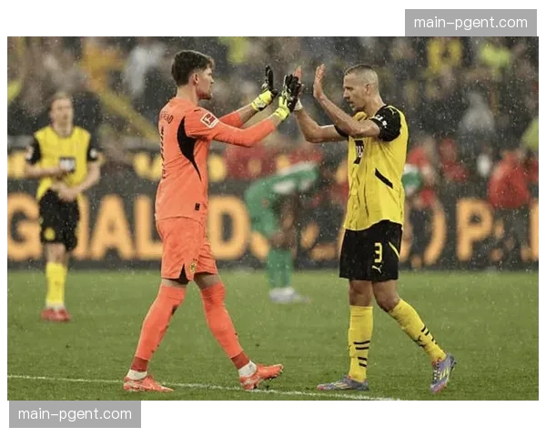 本菲卡防守组织问题：被反击时防线落位速度与阵型保持